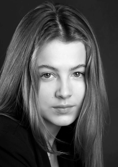 Катерина Школа  акторка   	національного академічного театру ім. Лесі Українки