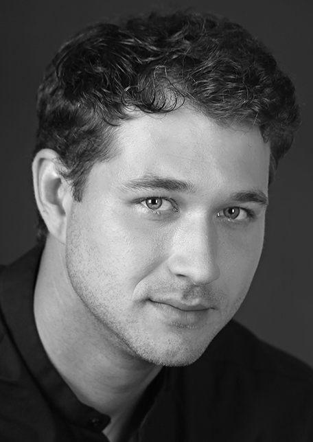 Альберт Малик  актор   	національного академічного театру ім. Лесі Українки