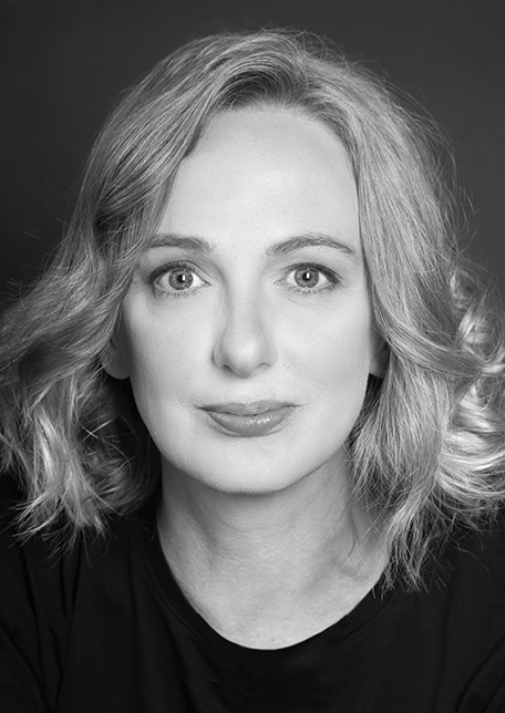 Олена Нещерет  акторка   	національного академічного театру ім. Лесі Українки