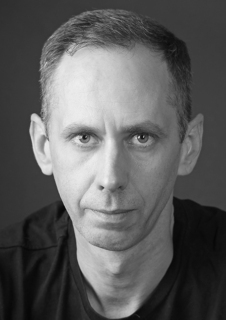 Максим Нікітін  актор   	національного академічного театру ім. Лесі Українки