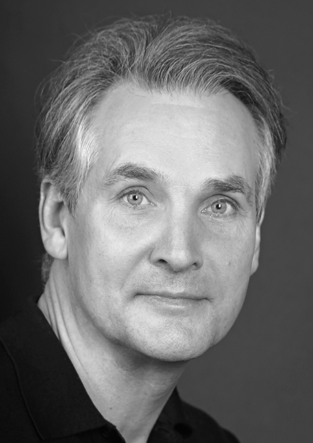 Олег Савкін  актор   	національного академічного театру ім. Лесі Українки