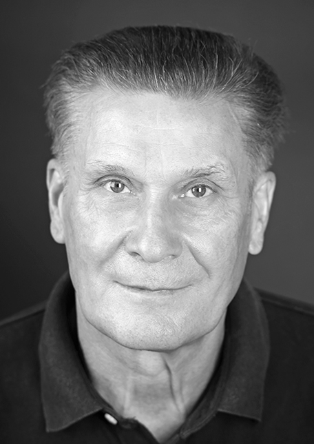 Віктор Сарайкін  актор   	національного академічного театру ім. Лесі Українки