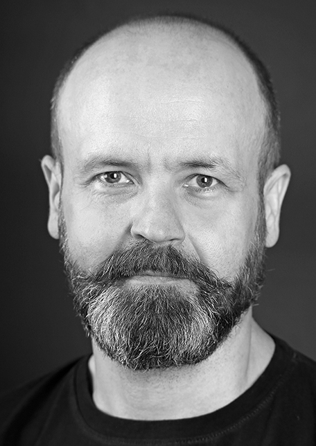 Віктор Семирозуменко  актор   	національного академічного театру ім. Лесі Українки