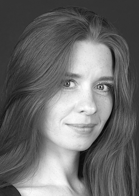 Гелена Сергутіна  акторка   	національного академічного театру ім. Лесі Українки