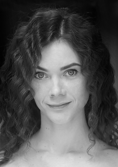 Олена Тополь  акторка   	національного академічного театру ім. Лесі Українки