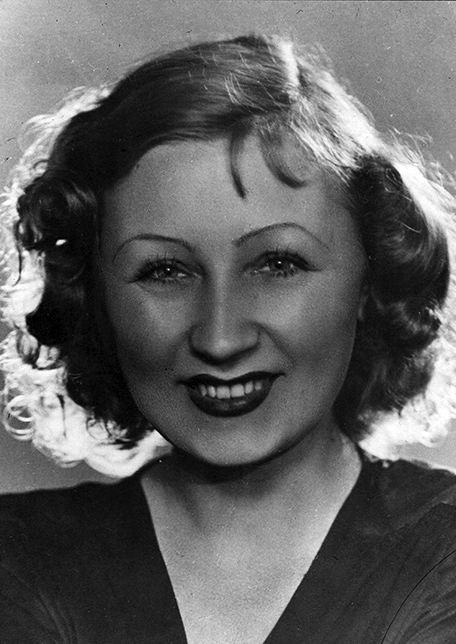 Смирнова Ольга Василівна Актриса драматичного театру.