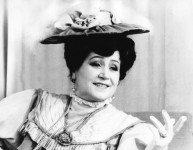 ЛЕДІ БРЕКНЕЛЛ
«Як важливо бути серйозним» О.Вайлда. 1976 р.