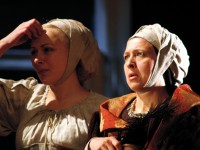 ТЕРЕЗА (справа)     
«Дон Кихот. 1938 год» по М. Булгакову и Сервантесу.
Альдонса – Е. Червоненко       
2006 г.