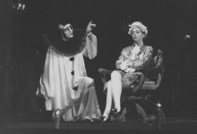 «Маскарадные забавы» А. Богдановича. 2000 год.
Сцена. Пьеро – Р. Трифонов,  Теодора – Н. Кудря. 