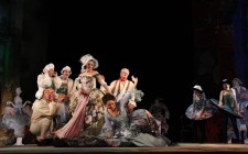 «Любовное безумие» Ж.Ф. Реньяра. 2012 год.
Сцена из спектакля.