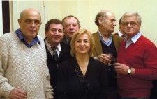 Б.ВОЗНЮК (праворуч) після прем’єри вистави
«Наполеон і корсиканка» І.Губача. 2004 рік.
Зліва направо: М.Резникович, М.Гейкрайтер, Д.Бабаєв, Т.Назарова, Д.Боровський.