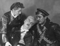 ГАЙДАЙ (праворуч)
«Загибель ескадри» О.Корнійчука. 1956 р.
У сцені задіяні: О.Смолярова, М.Романов.
