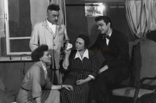 АРКАДІЙ (праворуч)
«У добрий час» В.Розова. 1955 р.
У сцені задіяні: Г.Пекарська, Ю.Лавров, К.Богданова. 
