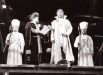 БУТУРЛІН (ліворуч)
«Я прийшов надати вам волю» В.Шукшина. 1984 р. 
Є.Паперний – Олексій Михайлович.
