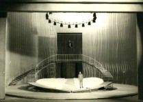 «Сьогодні та щодня» В.Драгунського. 1966 р.
Сценографія і костюми М.Улановського.
Макет декорації вистави.