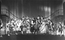 «Шлюб за конкурсом» К.Гольдоні. 1967 р.
Сценографія і костюми М.Улановського.
Сцена з вистави.