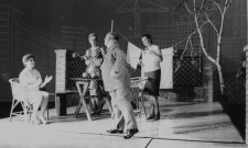 «Далекі вікна» В.Собка 1967 р.
Сценографія і костюми М.Улановського.
Сцена з вистави.