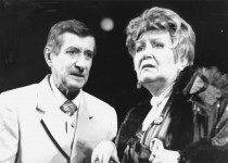 ЛІКАР БО
«Кицька на розпеченому даху» Т.Вільямса. 1998 рік.
О. Смолярова – Іда Політ.