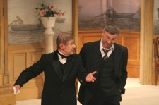 УПРАВИТЕЛЬ (ліворуч)
«№13 (Шалена ніч, або Одруження Пігдена)» Р.Куні. 2012 рік.
О. Замятін – Ричард Уїллі.