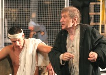 ПАЦІЄНТ (праворуч)
«Марат/Сад» П.Вайса. 2008 рік.
Р. Трифонов – Марат.