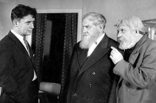 ГОРДІЙ (праворуч)
«Шануй батька свого» В.Лаврентьєва. 1964 р.
У сцені задіяні: М.Рушковський, В.Халатов.
