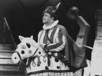 БАБ’ЄКА
«Таємниці мадридського двору» Е.Скріба, Е.Легуве. 2000 р. 
