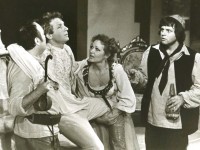 ДЖАННІНА
«Віяло» К.Ґольдоні. 1980 рік.
У сцені задіяні: А. Галєєев, Є. Паперний, Б. Вознюк.