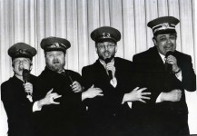 ФРАНЧЕСКО, он же ДИРЕКТОР БАНКА (второй слева)
«Банковские служащие ужасно темпераментны…» И.Тердзоли, Э.Вайме. 1997 г. 
В сцене заняты: А. Мухарский, О. Замятин, А. Бондаренко.