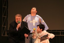 КАПУСТНИК
к Международному дню театра. 2007 г.
В сцене заняты: С. Озиряный, В. Иванченко, Н. Шевченко.