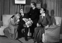 СВЄТЛОВА (ліворуч)
«Таємна війна» В.Михайлова, Л.Самойлова. 1950 р. 
У сцені задіяні: О. Таршин, Г. Бондур, А. Решетніков.
