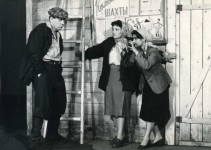 СТЕПАНИДА (у центрі)
«Пісня під зірками» В.Собка. 1959 р.
Д. Франько – Чмих, А. Роговцева – Настя Цибулько.
