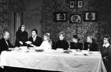 КАТЯ (вторая справа)
«Дети Ванюшина» С.Найдёнова. 1970 г. 
Сцена из спектакля.
