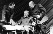 ЮР’ЄВ (праворуч)
«Безсмертя» Г.Березка. 1947 р.
У сцені задіяні: В. Валерський, Ю. Лавров.