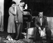 ПРИВАЛОВ (праворуч)
«Кар’єра Бекетова» А.Софронова. 1949 р.
У сцені задіяні: А. Душечкін, М. Швідлер.