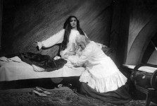 ТЕТЯНА МАРКІВНА (праворуч)
«Урвище» (за І.Гончаровим). 1949 р. 
М.  Стрєлкова – Віра.
