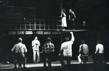 «...А цей випав із гнізда» Д.Вассермена. 1987 р. Сцена з вистави.