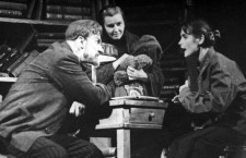 ТАЇСІЯ (у центрі)
«Юність Полі Віхрової» (за Л.Леоновим).  
У сцені задіяні: М. Романов, А. Роговцева. 1959 р.
