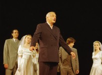 ТЕЗЕЙ
«Сон літньої ночі» У.Шекспіра. 2003 р.
Сцена з вистави.