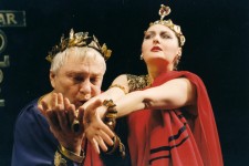 КЛЕОПАТРА 
«Игра теней»  Ю. Эдлиса.
Н.Черныш – Цезарь. 1997 г.
Белгородский государственный академический 
театр имени М. С. Щепкина
