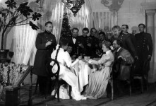 «Три сестри» А.Чехова. 1955 р.  
Сцена з вистави.
