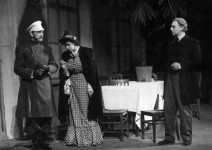 НЕГІНА
«Таланти і шанувальники» О.Островського. 1948 р.
У сцені задіяні: М. Бєлоусов, М. Романов.