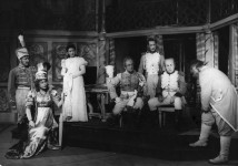 ПОЛИНА (сидит слева)
«Гаити»  У.Дюбуа. 1954 г.
