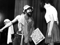 В.Сарайкін у виставі  
«Маленький солодкий собака».
Київський академічний театр 
драми і комедії на Лівому березі Дніпра.
