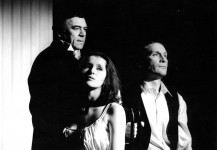 ФЕРНАНДО КРАПП (праворуч)
«Фернандо Крапп написав мені цього листа» Т.Дорста, У.Елер. 1996 р. 
У сцені задіяні: А.Подубинський, Н.Доля.
