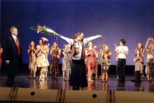 А. Д. Рубина – хореограф.
Поклон после выступления детского коллектива.
