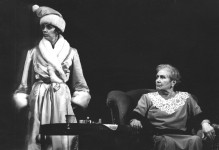 ДИНА (слева)
«Рождественские грёзы» Н.Птушкиной. 2000 г. 
А. Смолярова – Софья Ивановна.
