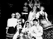 ГОНЗА  (сидить праворуч)
«Казка про Гонзу і принцесу Квєтушку» Я.Їлека
Київ. ТЮГ. 1983 р.
