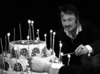 ПІККАРОНЕ  
«Трохи вина… або 70 обертів» 
за новелами Л.Піранделло. 1996 р.
Київ. Театр драми і комедії на Лівому березі Дніпра. 
