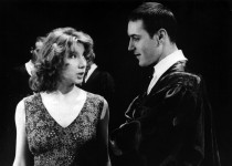 ДВОРИ МАХНЕС
«Игры на заднем дворе» Э.Мазии. 1997 г.
Д. Савченко – Асаф Сахаров.
