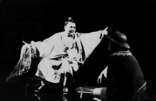 КОМАНДУЮЧИЙ
«Матінка Кураж та її діти» Б.Брехта. 1986 р.
Репетиція.